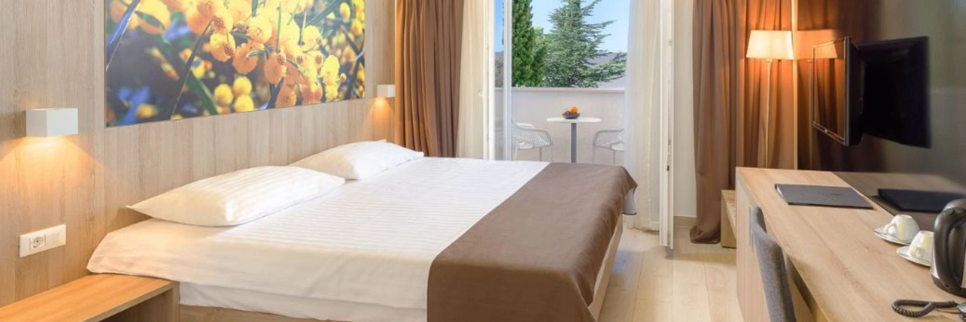Double room - garden view - balcony - Residence - your children stay for FREE !